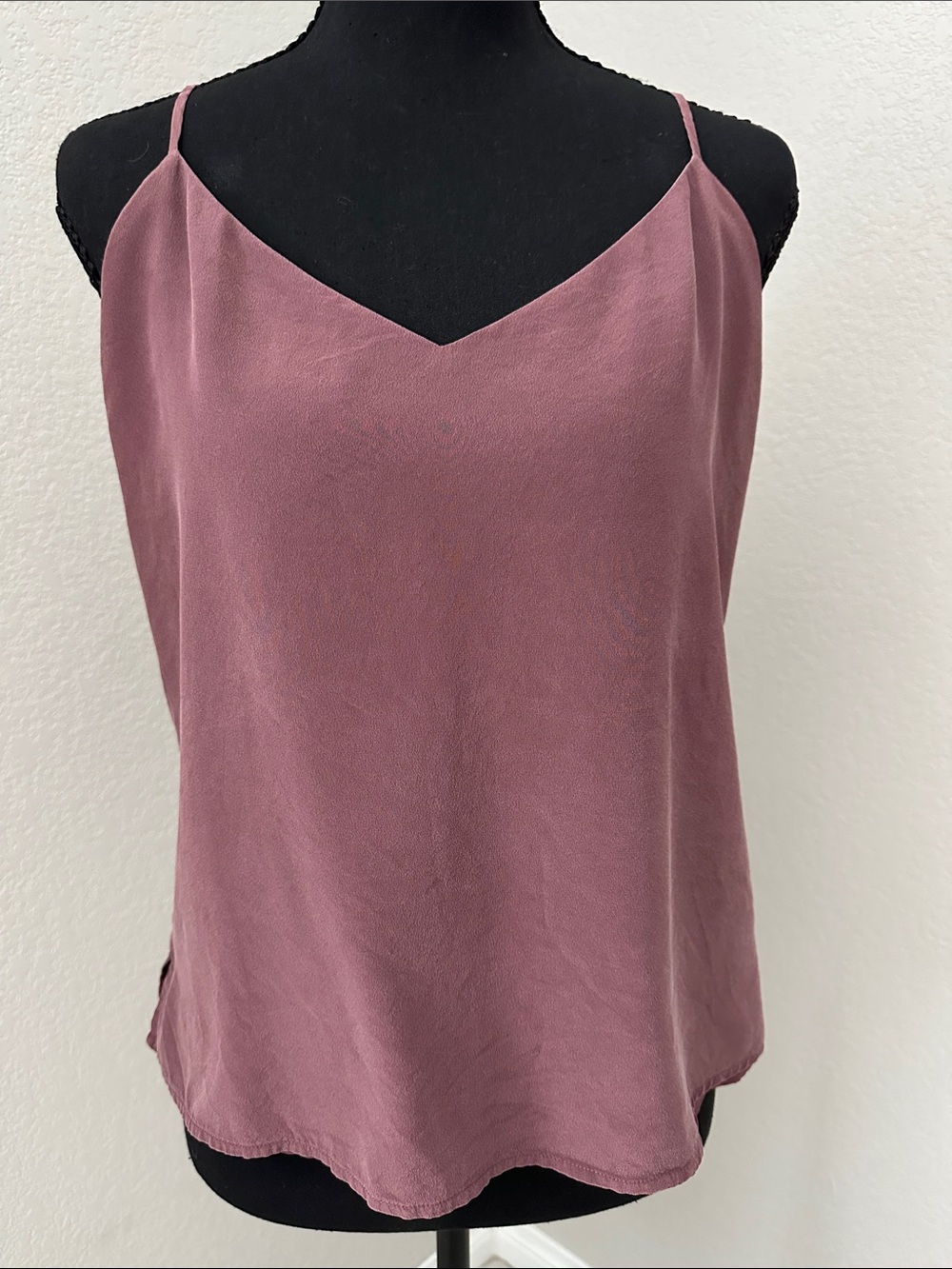 L'AGENCE Dusty Rose V-Neck Silk-Blend Spaghetti Strap Cami